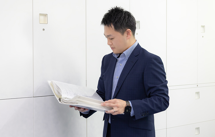 前職の経験を活かせる業務内容と、面接で感じた風通しの良さが決め手です。