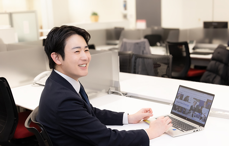 オンライン完結で独立開業までをサポートする新規加盟店募集の営業担当をしています。